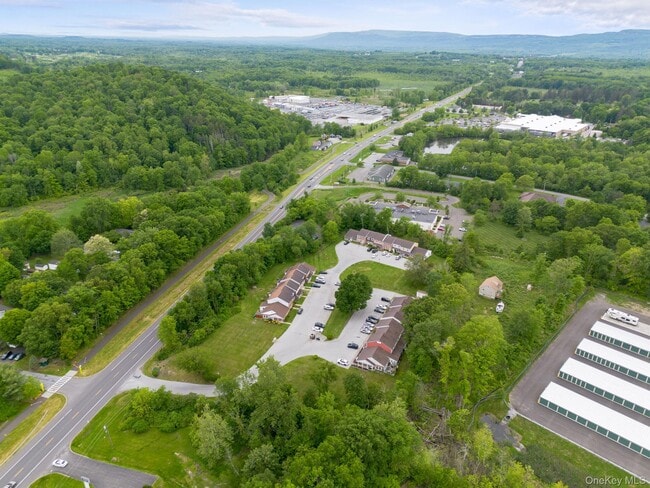 Building Photo - 500 NY-299