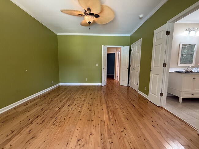 Building Photo - 14 Egret Dr