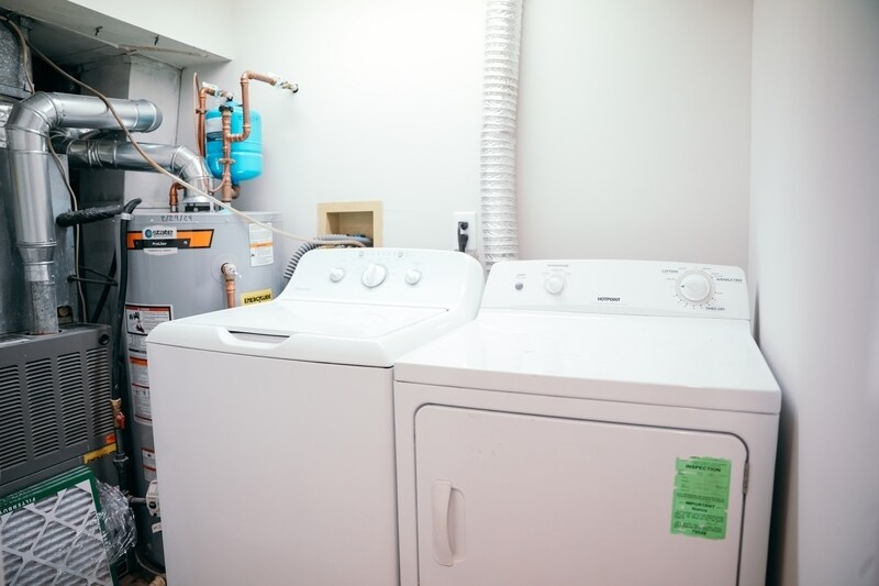 Building Photo - 916 W Lombard St