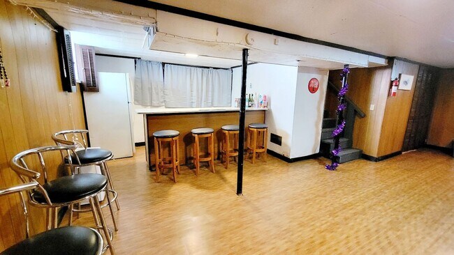 Building Photo - House - 2 Bedroom - Close to Downtown/WVU ...