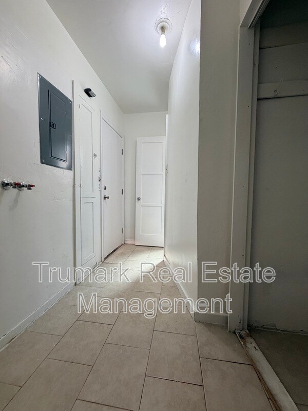 Building Photo - 729 South St