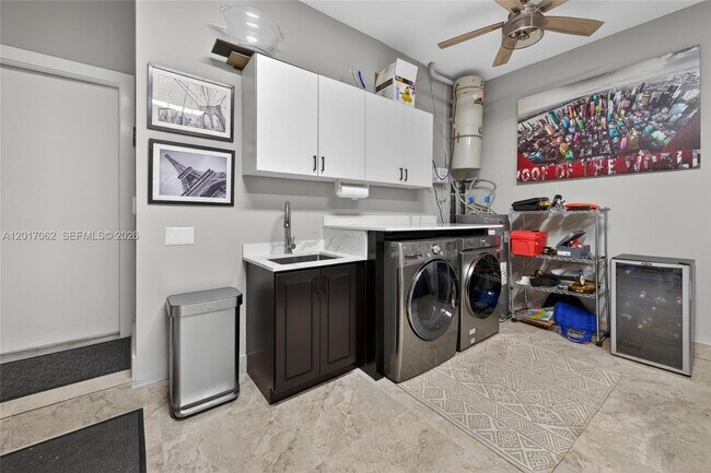 Building Photo - 2576 Bay Pointe Dr