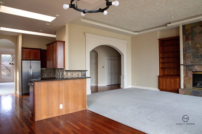 Building Photo - 20375 NE Lakeside Dr