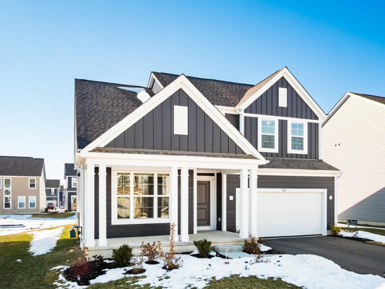 Building Photo - 127 Silver Pne Ln