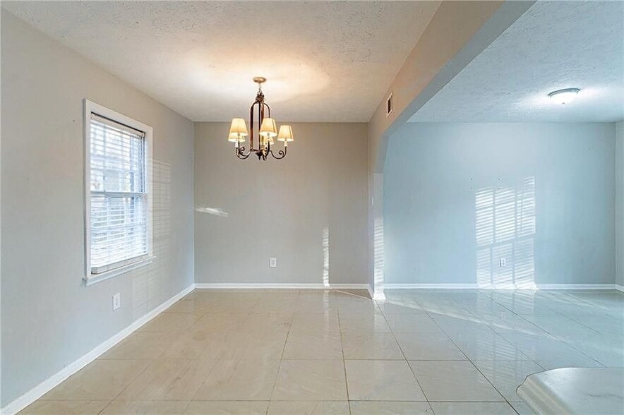 Building Photo - 392 Harmony Grove Rd