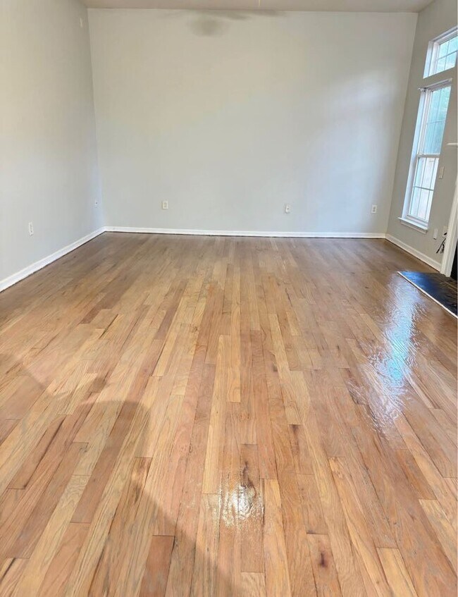 Building Photo - 209 Highgate Cir