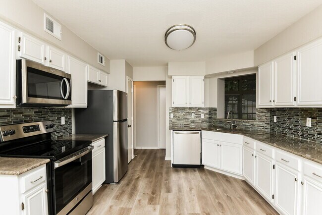 Building Photo - 4605 Birchbend Ln