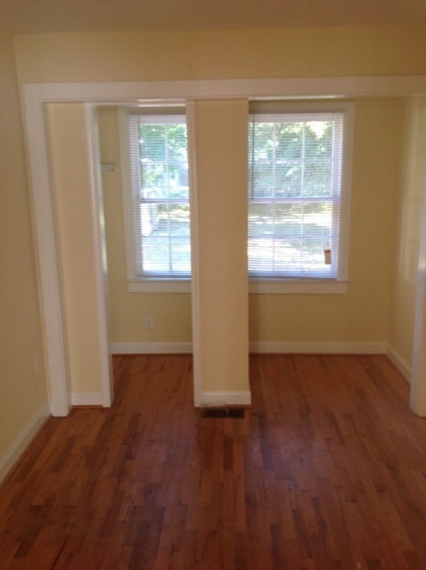 Building Photo - 3 Bed 2 Bath in East Point!