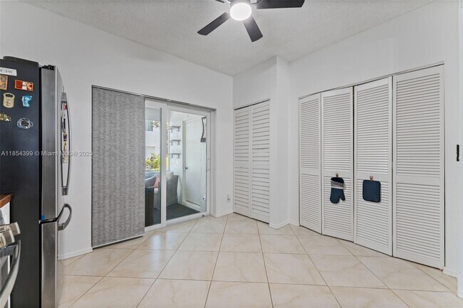Building Photo - 11040 Light House Ct