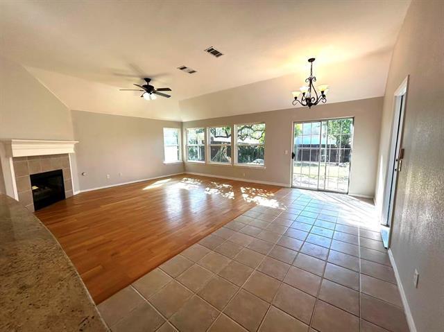 Building Photo - 4420 Lansbury Ln