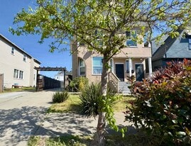 Building Photo - 724 37th St