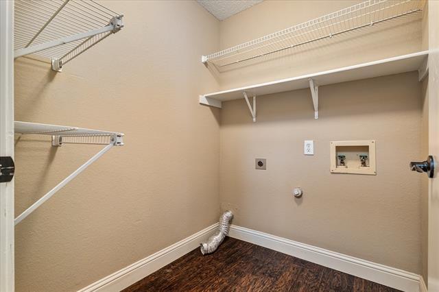 Building Photo - 2612 Southwestern Dr