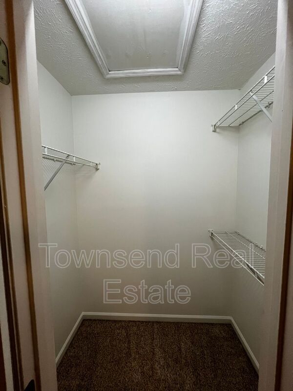 Building Photo - 1012 Ancestry Dr