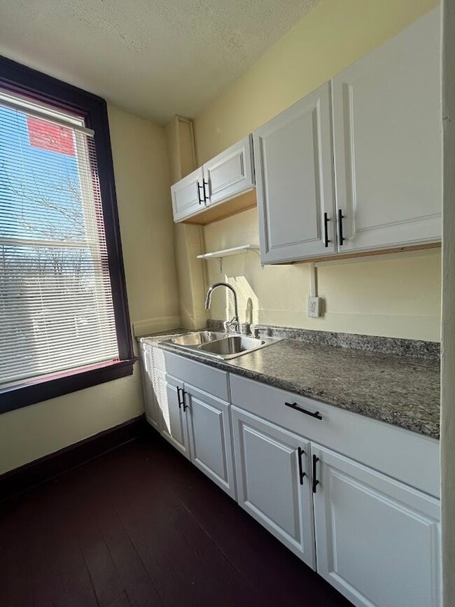 Building Photo - 111 Gage St