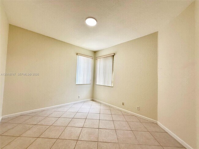 Building Photo - 2816 Kinsington Cir