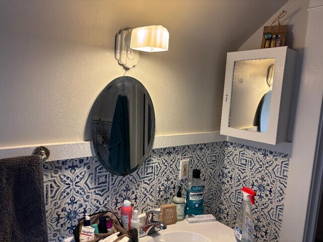 Bathroom has been recently renovated - 1528 Quarrier St