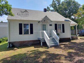 Building Photo - 901 Old Thomasville Rd