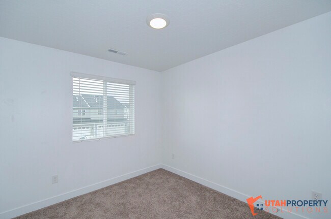 Building Photo - 763 N 3860 W