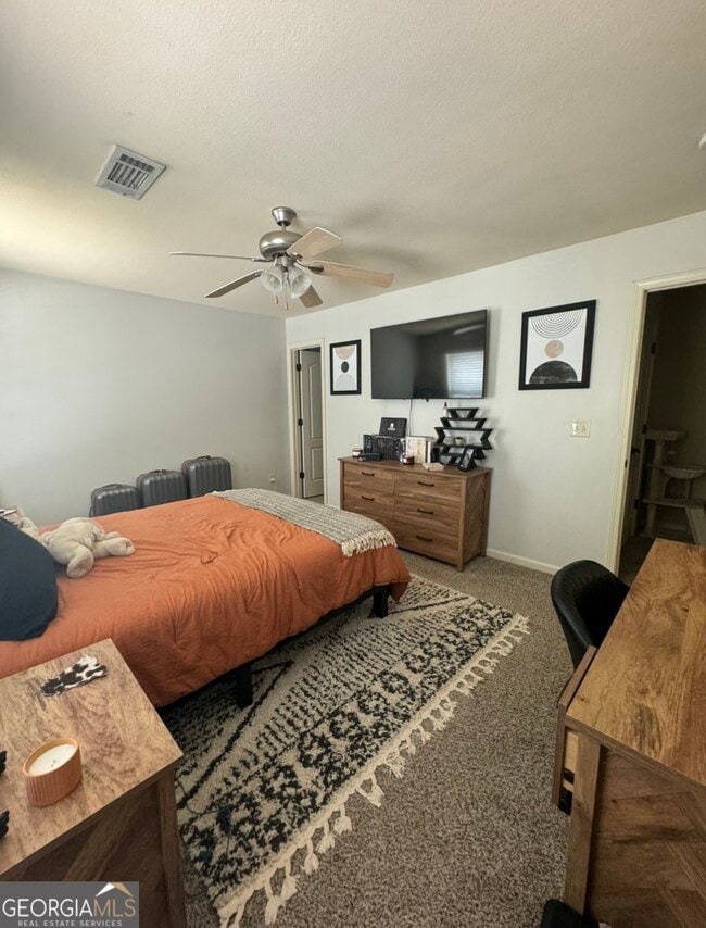 Building Photo - 451 N Columbia St