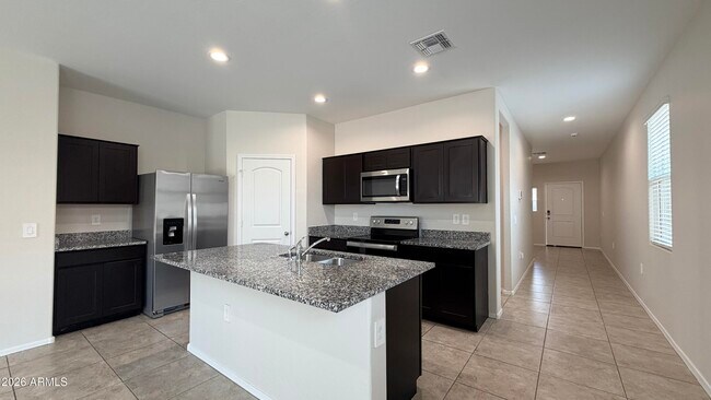 Building Photo - 35420 W San Alvarez Ave