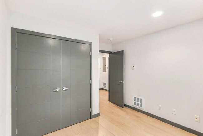 Building Photo - 1540 Sturgus Ave S