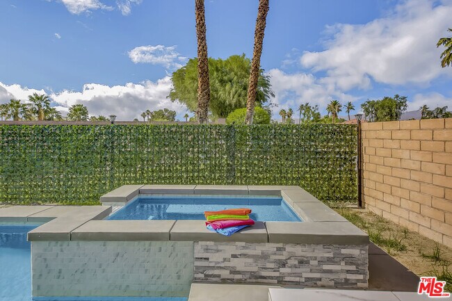 Building Photo - 82580 Yeager Way