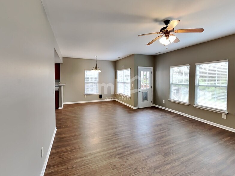 Building Photo - 1107 Stafford Dr