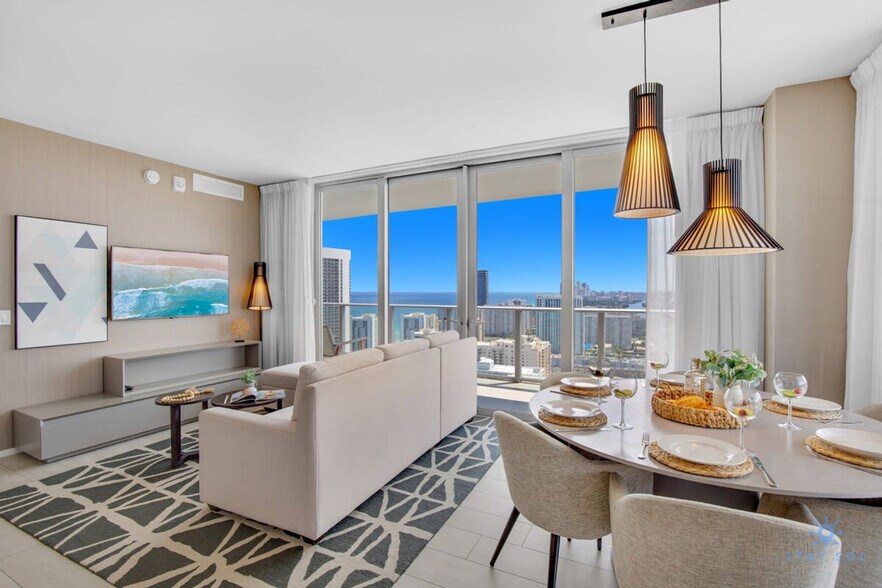 Building Photo - 4010 S Ocean Dr