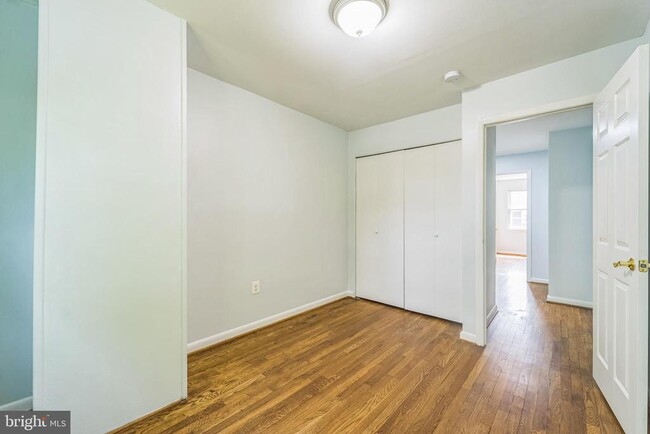 Building Photo - 64 Pickersgill Square