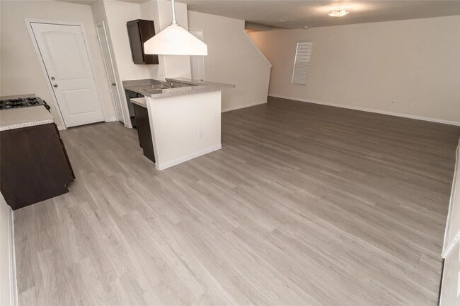 Building Photo - 5466 Quail Cove Ln