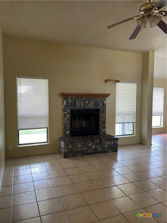 Building Photo - 2404 Bluebonnet Dr