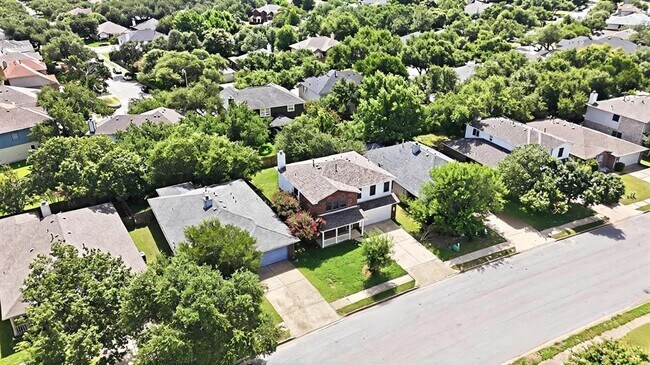 Building Photo - 1806 Carriage Hills Trail