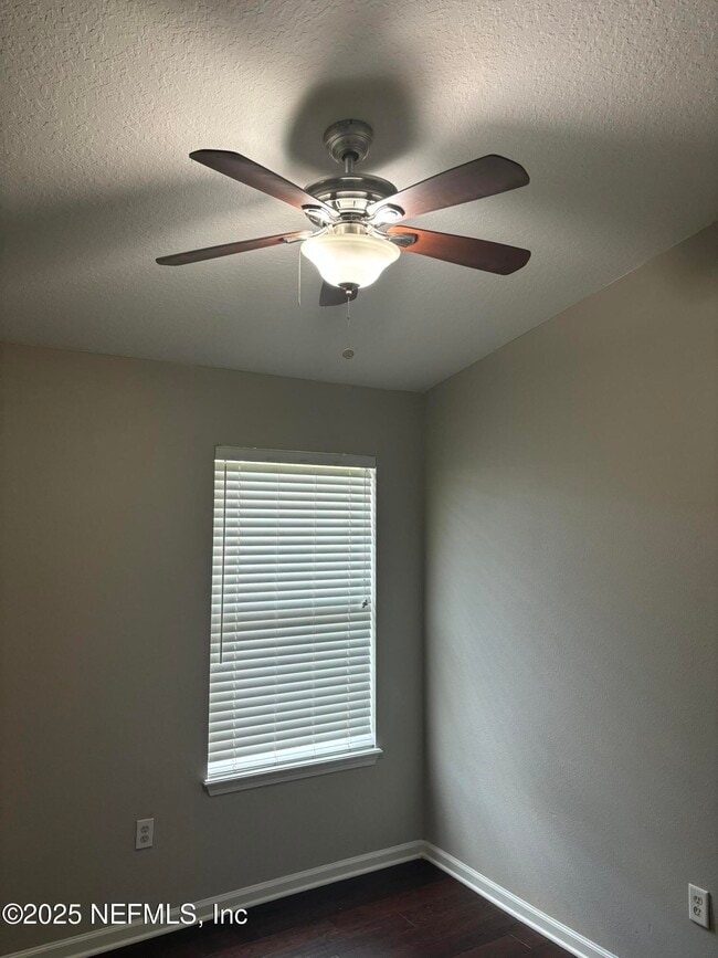 Building Photo - 13490 Essence Ct