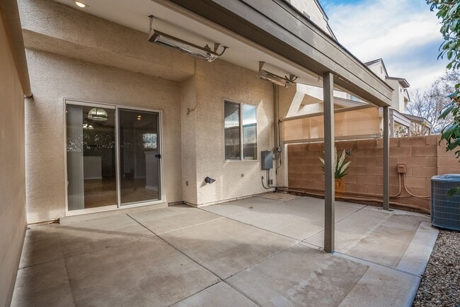 Building Photo - San Antonio Condos Gem!