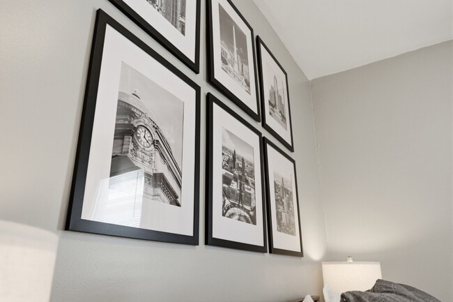 Building Photo - Furnished 3-Bedroom, 2-Bath Apartment in North Buffalo