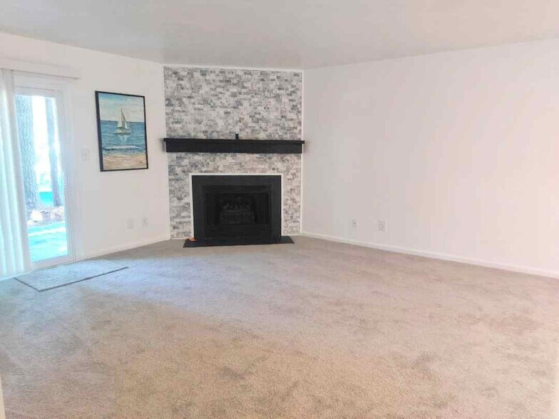 Building Photo - 500 Barberton Dr