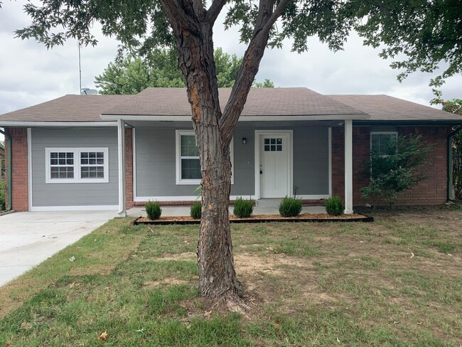 Building Photo - Well Maintained Home In Glenpool!