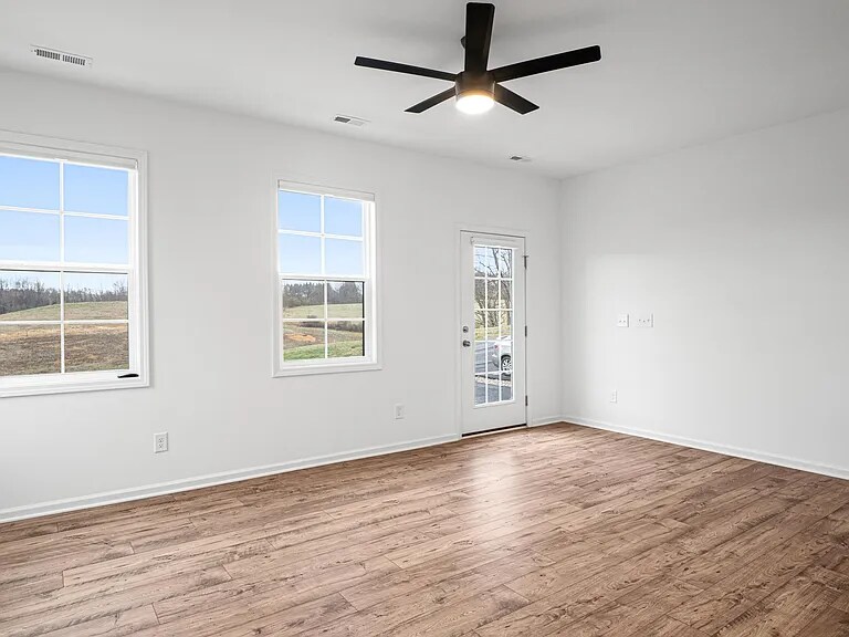 Building Photo - 2005 Kyles Wy