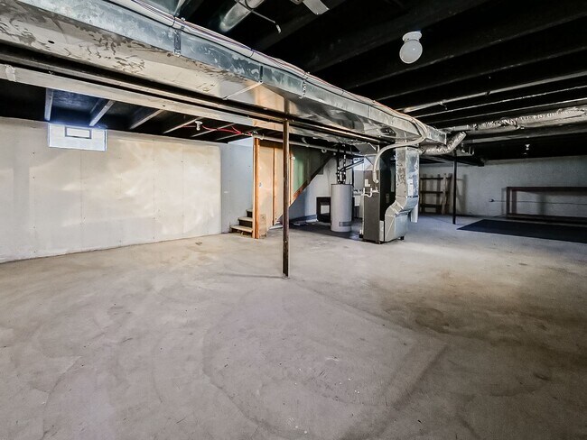 Building Photo - COMING SOON! Charming 3-Bedroom Home in the Heart of Pontiac