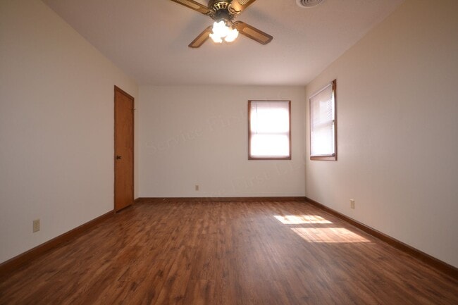 Building Photo - 3 bed 2 bath 1 car garage in Bolivar!