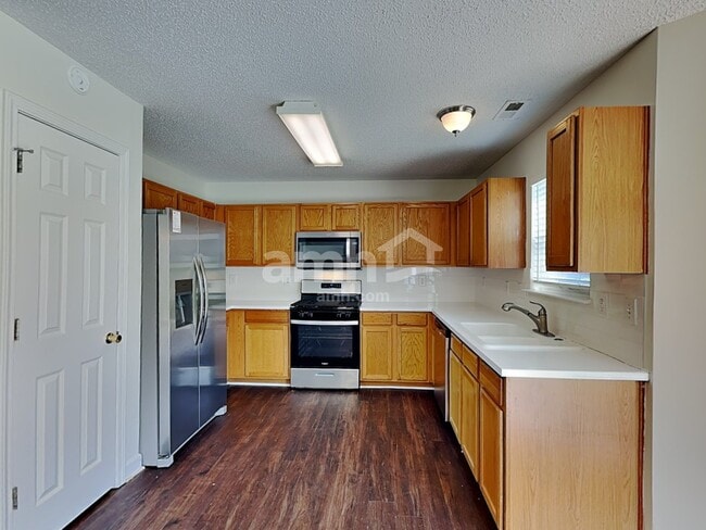 Building Photo - 710 Woodington Ln