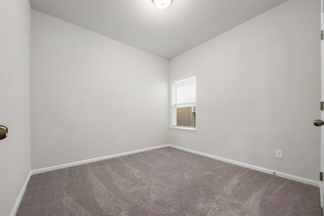 Building Photo - 27219 Mockingbird Ter Ln