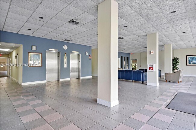 Building Photo - 111 Golden Isles Dr