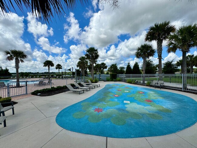 Building Photo - FOR RENT - Fantastic end unit townhouse in...