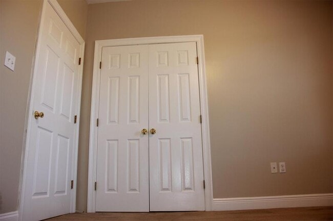 Building Photo - 42470 Barry Ct