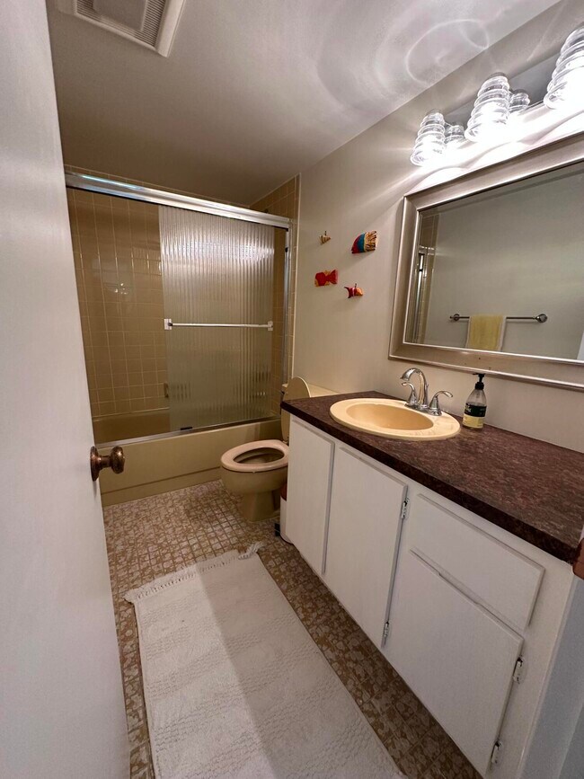 Building Photo - 141 SE 3rd Ave