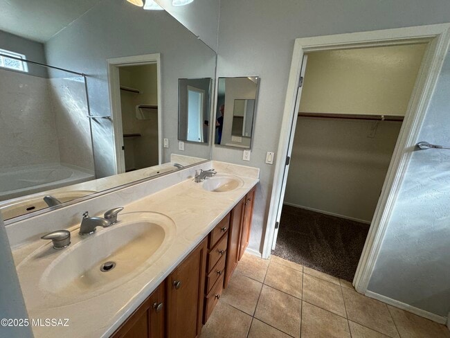 Building Photo - 6590 E Cooperstown Dr