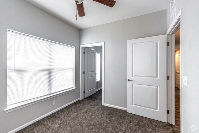 3BR, 2BA - 1179SF - Whittier Place