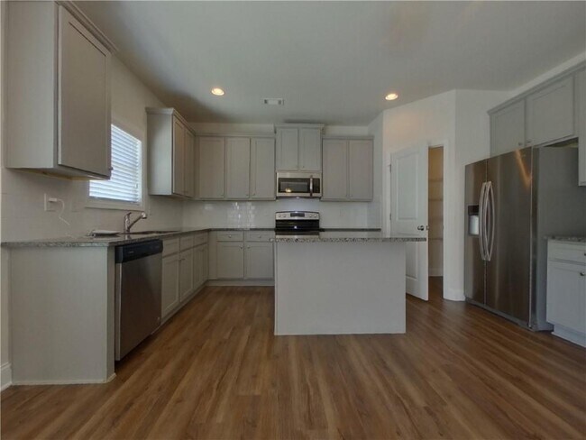 Building Photo - 4352 Bella View Dr