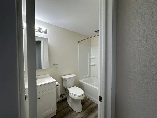 Building Photo - 3004-3006 Stanford Ave